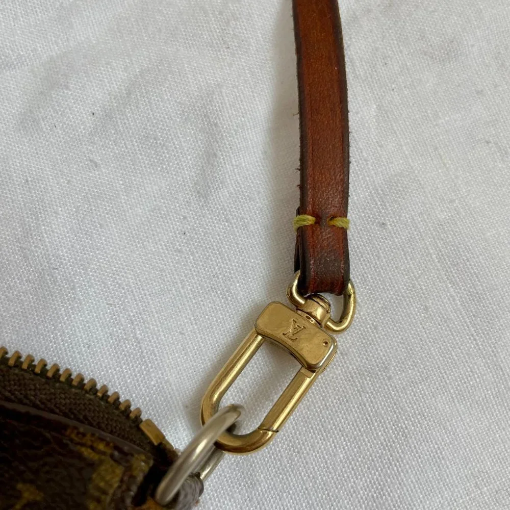 Louis Vuitton Vintage Pochette Monogram Brown Shoulder Bag - Picture 4 of 14